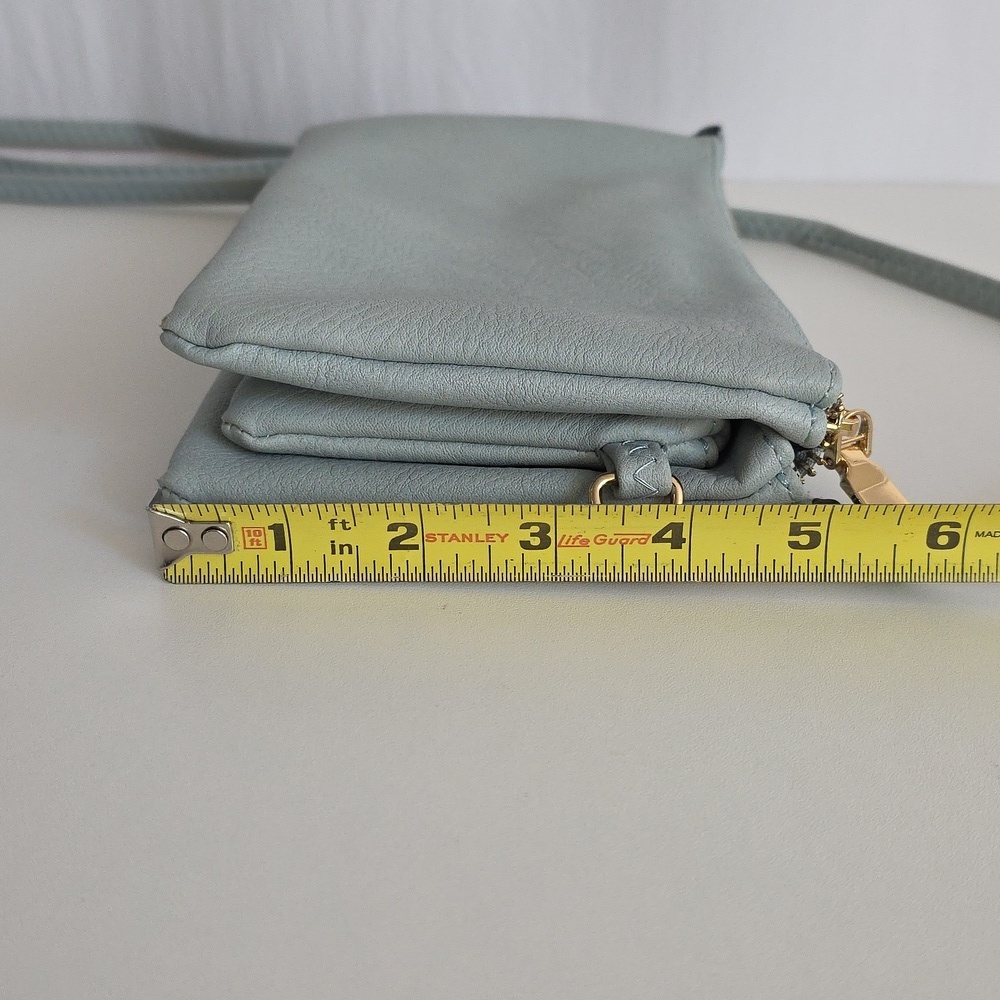 Jen & Co Blue With Gold Hardware Crossbody Bag.  Adjustable Strap - Picture 16 of 16
